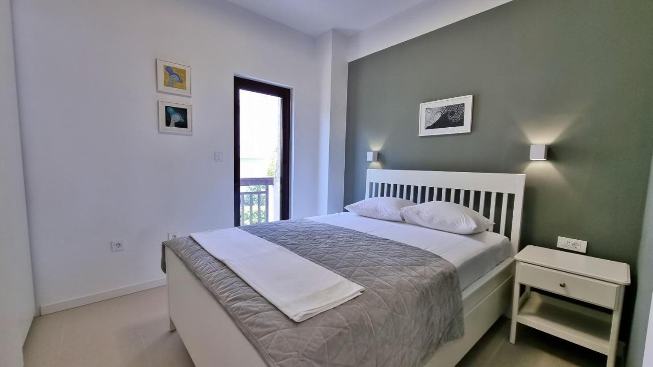 Apartment La Vie Omis Bagian luar foto