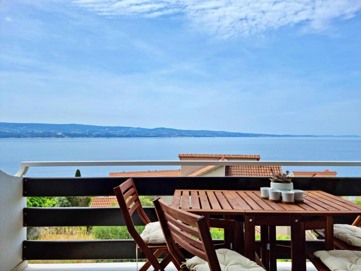 Apartment La Vie Omis Bagian luar foto